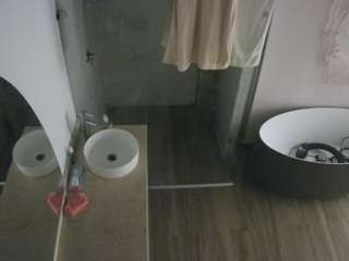 voyeurcam-casa-salsa-bathroom-6