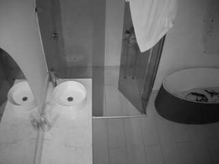 voyeurcam-casa-salsa-bathroom-6