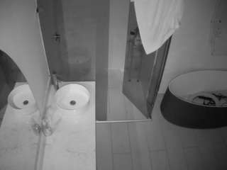 voyeurcam-casa-salsa-bathroom-6