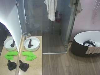 voyeurcam-casa-salsa-bathroom-6