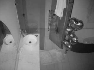 voyeurcam-casa-salsa-bathroom-6
