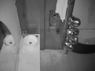 voyeurcam-casa-salsa-bathroom-6