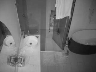 voyeurcam-casa-salsa-bathroom-6