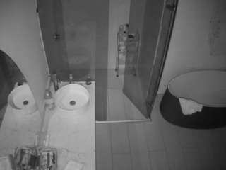 voyeurcam-casa-salsa-bathroom-6