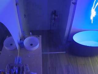 voyeurcam-casa-salsa-bathroom-6