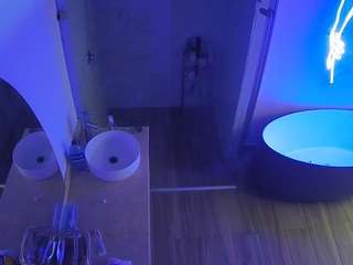 voyeurcam-casa-salsa-bathroom-6
