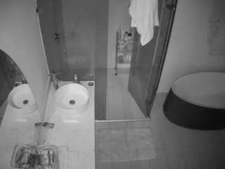 voyeurcam-casa-salsa-bathroom-6