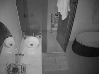 voyeurcam-casa-salsa-bathroom-6