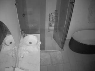 voyeurcam-casa-salsa-bathroom-6