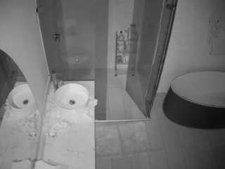 voyeurcam-casa-salsa-bathroom-6