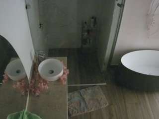 voyeurcam-casa-salsa-bathroom-6
