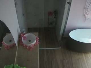 voyeurcam-casa-salsa-bathroom-6