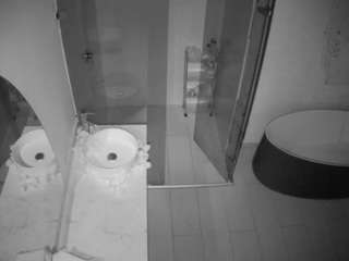 voyeurcam-casa-salsa-bathroom-6