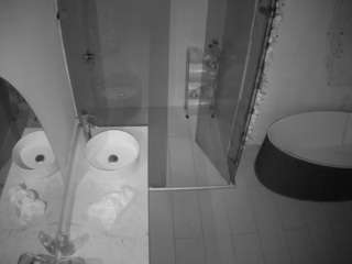 voyeurcam-casa-salsa-bathroom-6
