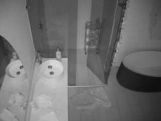 voyeurcam-casa-salsa-bathroom-6