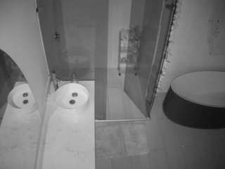 voyeurcam-casa-salsa-bathroom-6