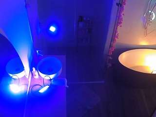 voyeurcam-casa-salsa-bathroom-6
