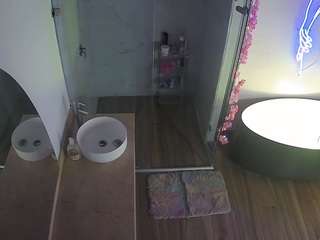 voyeurcam-casa-salsa-bathroom-6