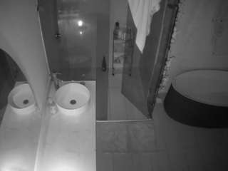 voyeurcam-casa-salsa-bathroom-6