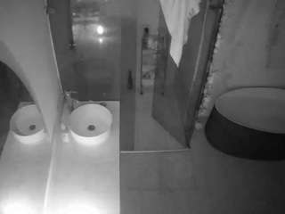 voyeurcam-casa-salsa-bathroom-6