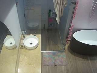 voyeurcam-casa-salsa-bathroom-6