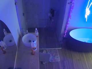 voyeurcam-casa-salsa-bathroom-6