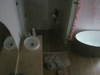 voyeurcam-casa-salsa-bathroom-6