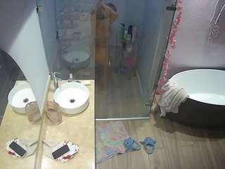 Questo modello è in diretta ora. voyeurcam-casa-salsa-bathroom-6