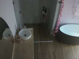 Este modelo está ao vivo agora. voyeurcam-casa-salsa-bathroom-6