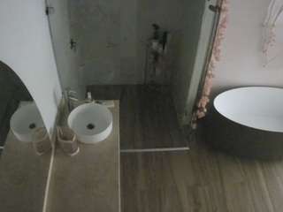 This model is live right now. voyeurcam-casa-salsa-bathroom-6