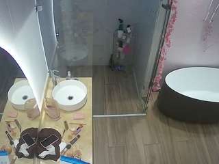 هذا النموذج مباشر الآن. voyeurcam-casa-salsa-bathroom-6