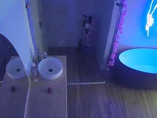 voyeurcam-casa-salsa-bathroom-6