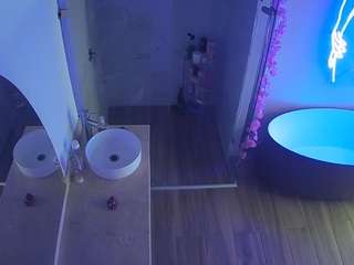 voyeurcam-casa-salsa-bathroom-6
