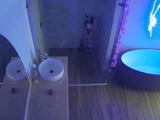 voyeurcam-casa-salsa-bathroom-6