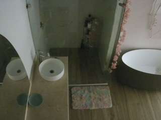 voyeurcam-casa-salsa-bathroom-6