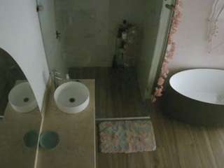 voyeurcam-casa-salsa-bathroom-6