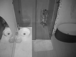 voyeurcam-casa-salsa-bathroom-6