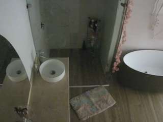 voyeurcam-casa-salsa-bathroom-6