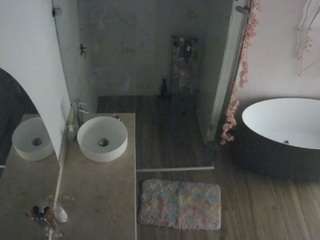 voyeurcam-casa-salsa-bathroom-6