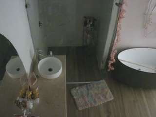 voyeurcam-casa-salsa-bathroom-6