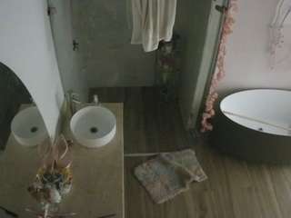 voyeurcam-casa-salsa-bathroom-6