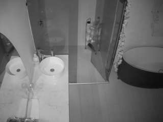 voyeurcam-casa-salsa-bathroom-6