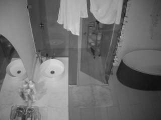 voyeurcam-casa-salsa-bathroom-6