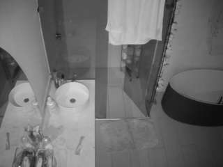 voyeurcam-casa-salsa-bathroom-6