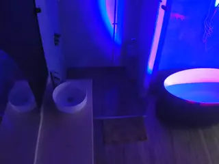 Casa Salsa Bathroom 6's Live Sex Cam Show