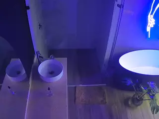 Casa Salsa Bathroom 6's Live Sex Cam Show