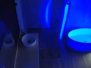 Casa Salsa Bathroom 6's Live Sex Cam Show