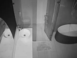 Casa Salsa Bathroom 6's Live Sex Cam Show