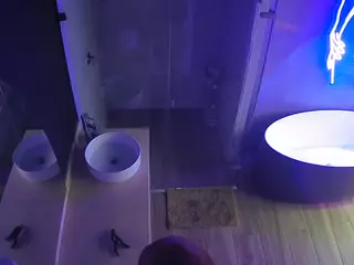 Casa Salsa Bathroom 6's Live Sex Cam Show