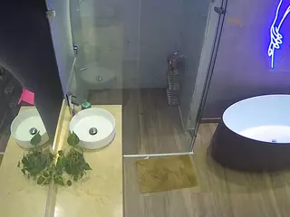 Casa Salsa Bathroom 6's Live Sex Cam Show